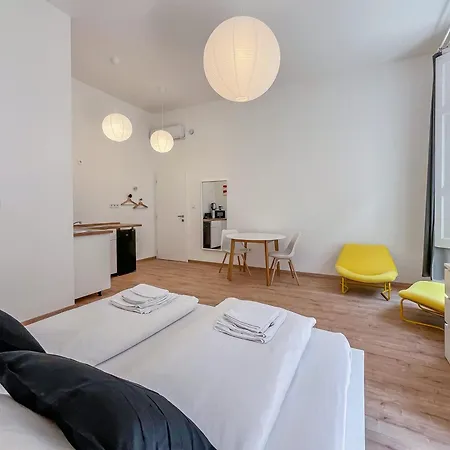 Balcony - Very - Modern - Large Budapest